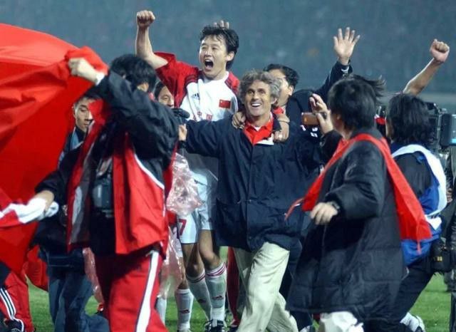 《角斗士2》曝预告 勇者浴血厮杀怒吼响彻斗兽场 2024-11-06 11月6日，电影《角斗士2》发布“复仇征途”预告，至爱之人殒命于入侵战火之下，路奇乌斯盛怒满腔踏上复仇征途，以性命为赌注一路角斗，杀出重围过关斩将称霸斗兽场，继承勇气与荣耀为正义而战。